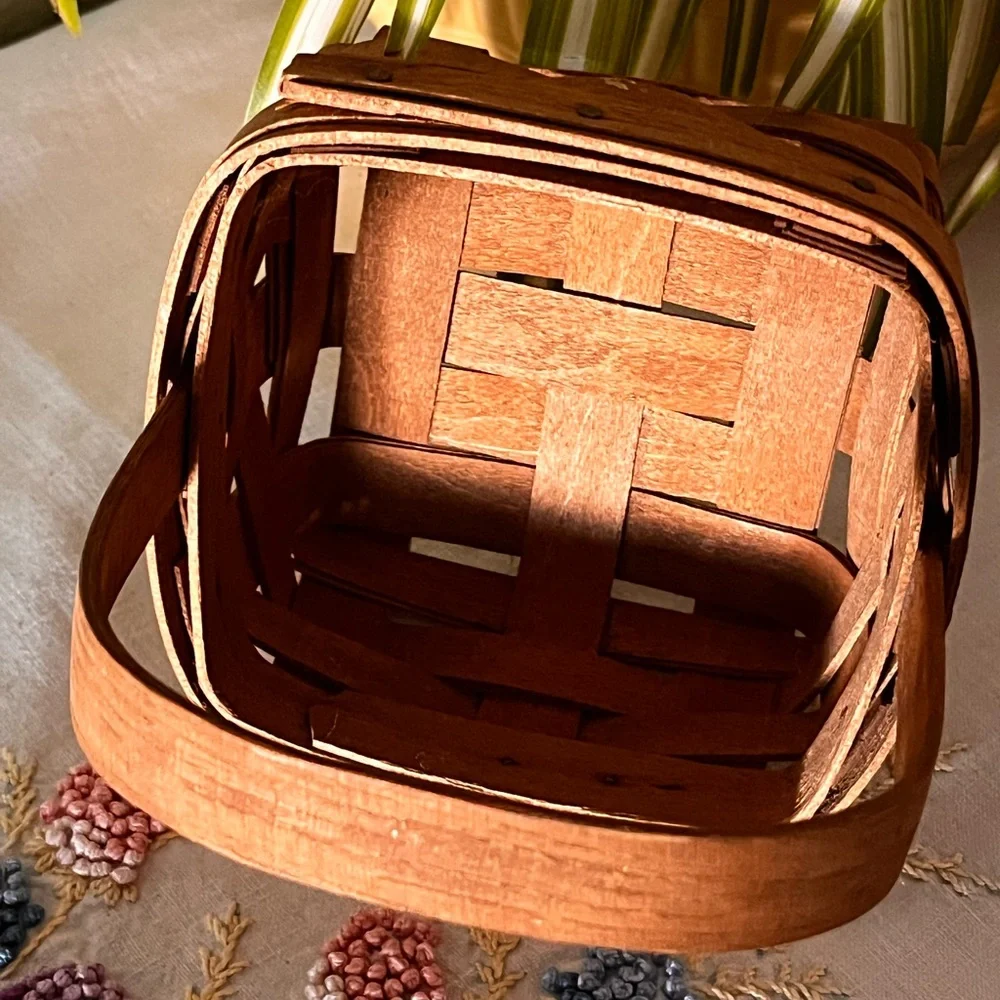 Charming 1985 Longaberger Handwoven Basket w/ Crochet Liner & Blue Ribbon Accent
